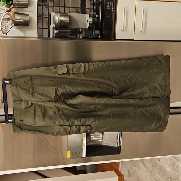 💕TIBI💕 Stella Crispy Nylon Pleated Cargo Pant ~ Army Green 8 NWT - Picture 10 of 15